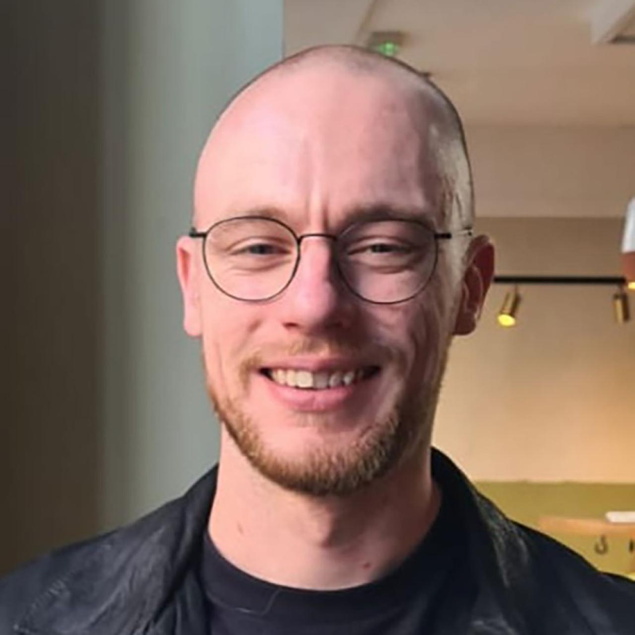 Cam Lennon headshot