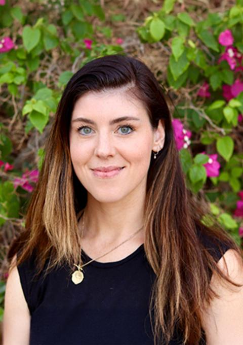 item.storyPage.activeImage.alt || true