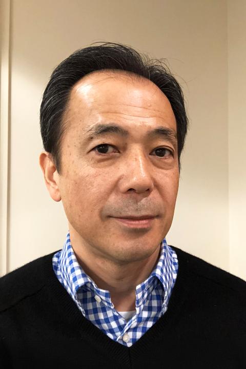 item.storyPage.activeImage.alt || true