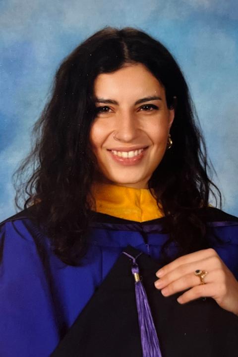 item.storyPage.activeImage.alt || true