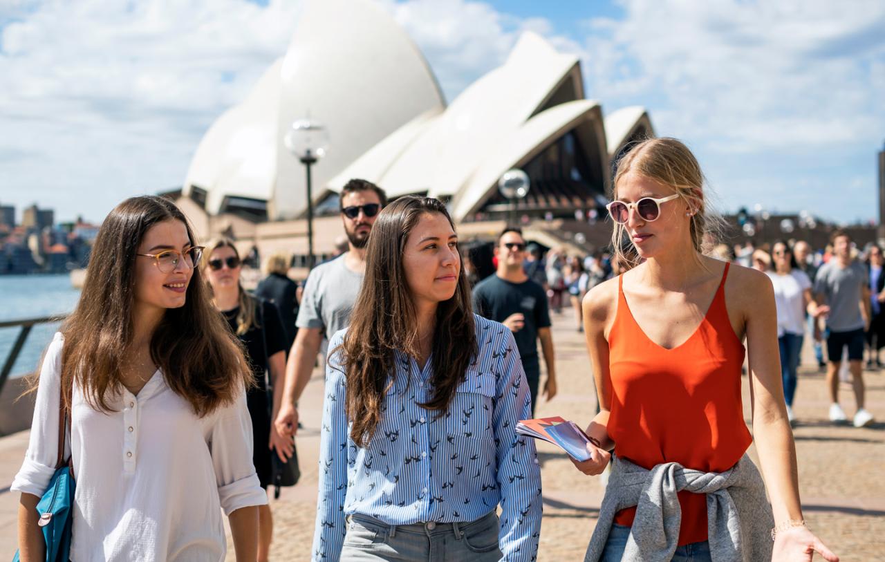 NYU SPS students participate in a Global Field Intensive program in Sydney.
