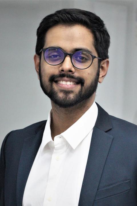 item.storyPage.activeImage.alt || true