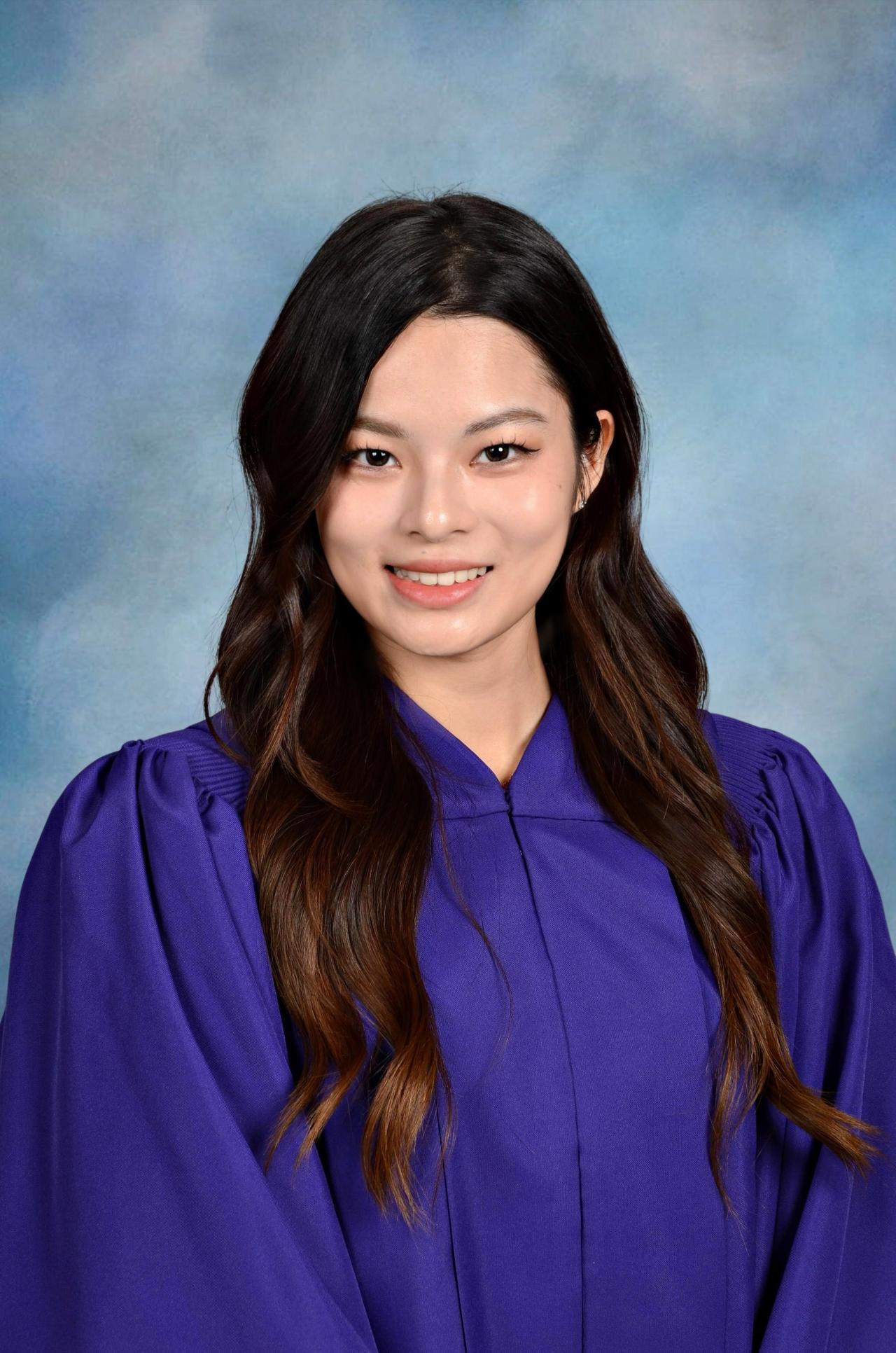 Headshot of Vicky Wen.