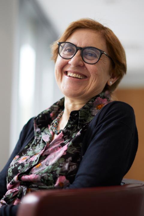 item.storyPage.activeImage.alt || true