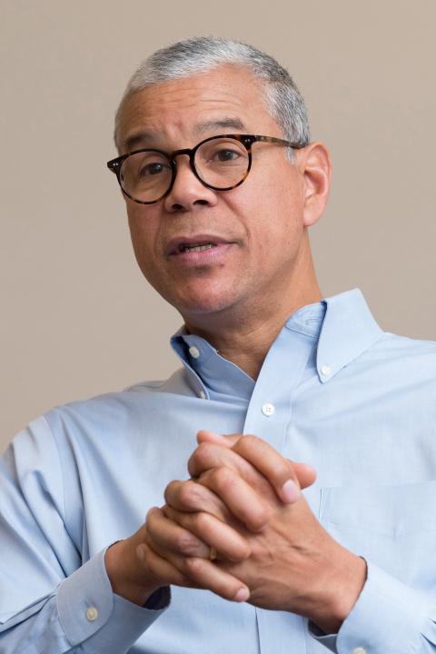 item.storyPage.activeImage.alt || true