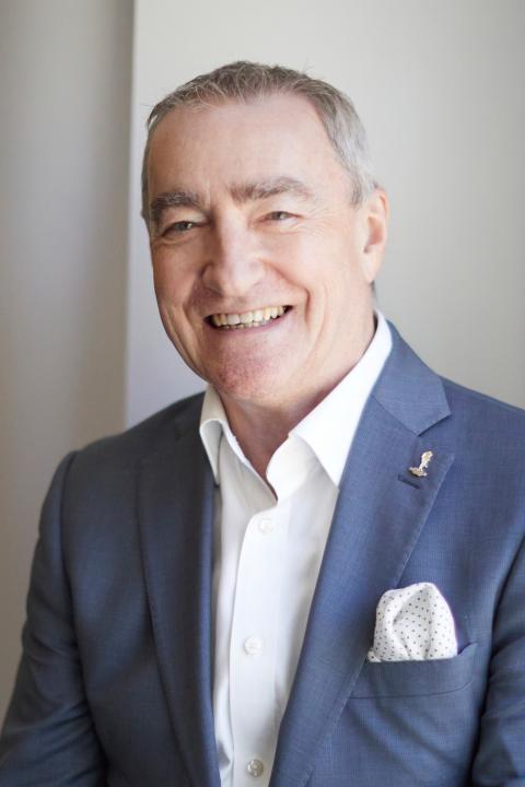 item.storyPage.activeImage.alt || true