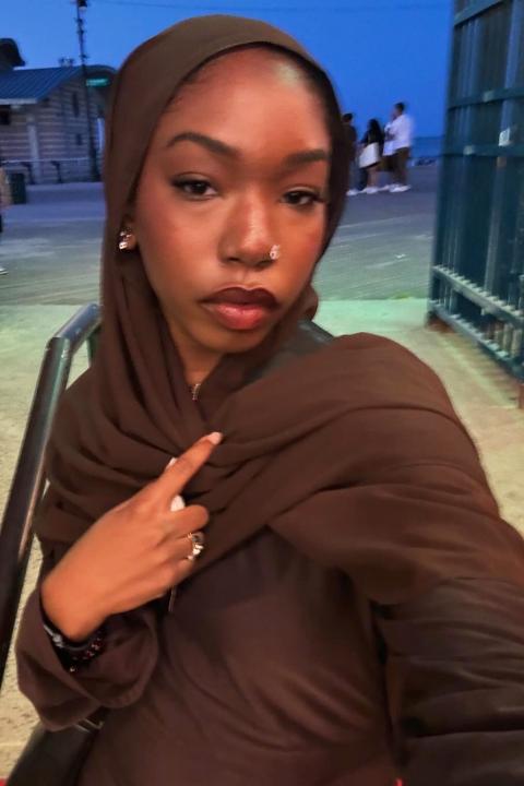 item.storyPage.activeImage.alt || true