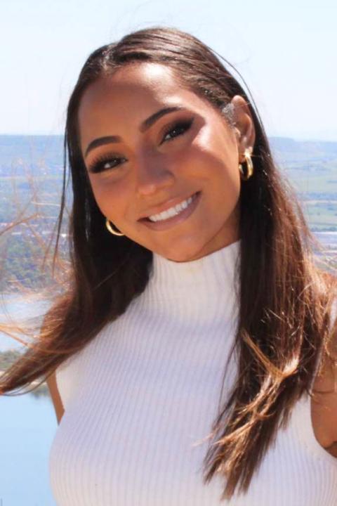 item.storyPage.activeImage.alt || true