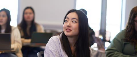 Transfer students gather for an NYU SPS information session